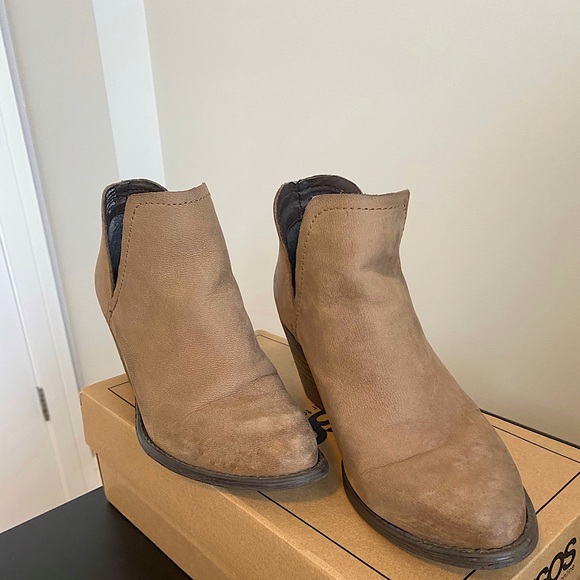 Steve Madden Adelphie Ankle Boot (size 6.5) - Picture 5 of 10